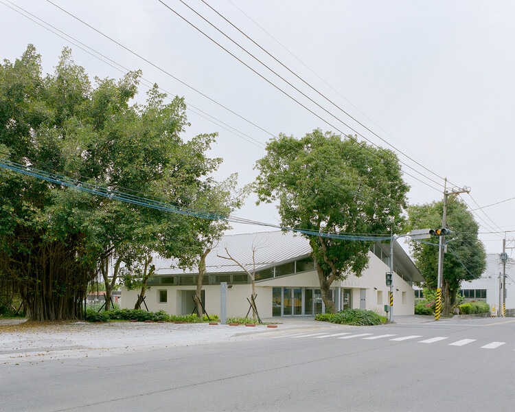 Hilltop House / Office Archipel - Image 1 of 27
