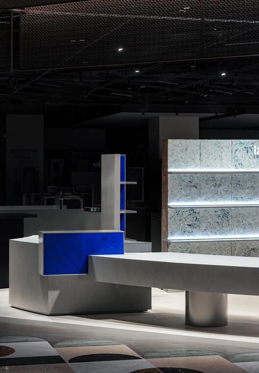  Lamarzocco Shinsegae Dept. Gangnam Store  / RVMN - Interior Photography, Lighting, Glass