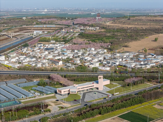 Centro Comunitario y de Servicios Turísticos de la Aldea Xue / Studio 10 - Imagen 2 de 38