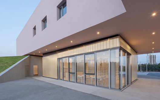 Centro Comunitario y de Servicios Turísticos de la Aldea Xue / Studio 10 - Fotografía interior