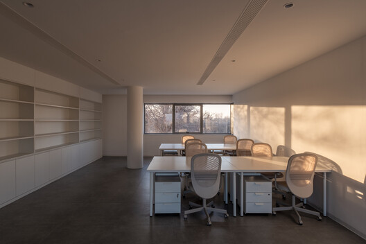 Centro Comunitario y de Servicios Turísticos de la Aldea Xue / Studio 10 - Fotografía interior, Cocina, Madera, Iluminación, Sillas, Vidrio