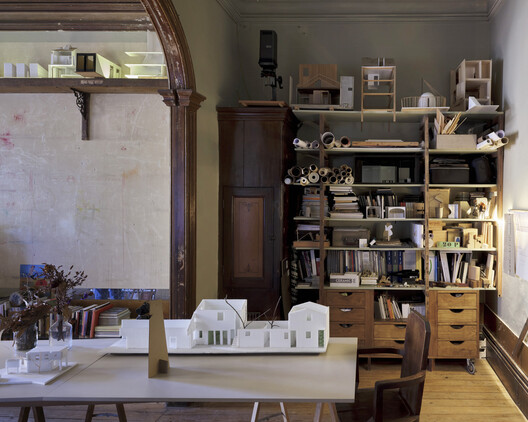 Architectural Authorship in the Age of the Collective Practices Architectural Authorship in the Age of the Collective Practices - Image 24 of 28