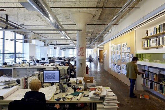 Architectural Authorship in the Age of the Collective Practices Architectural Authorship in the Age of the Collective Practices - Image 28 of 28