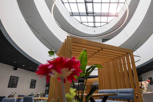 Composing with Light: Atmospheres and Strategies at the Kompetenzzentrum Breisgau - Image 4 of 4