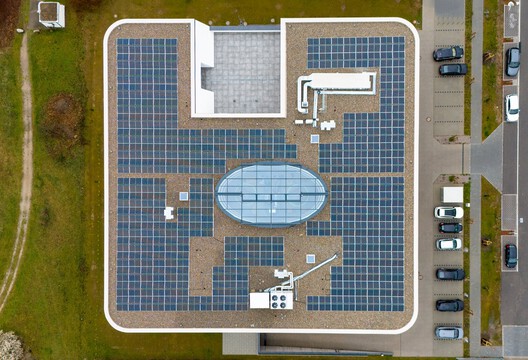 Composing with Light: Atmospheres and Strategies at the Kompetenzzentrum Breisgau - Image 2 of 4