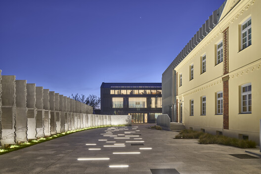 Dom Turka House of Remembrance / Tremend - Exterior Photography