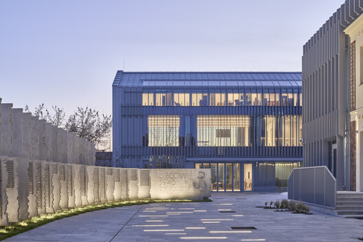 Dom Turka House of Remembrance / Tremend - Exterior Photography