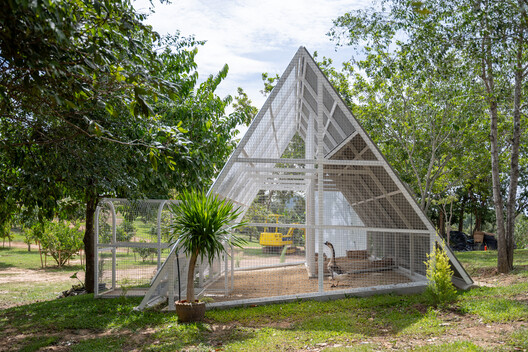 Acampamento Khanong Phra / PHTAA Living Design - Imagem 8 de 50