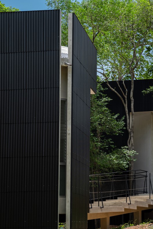 Acampamento Khanong Phra / PHTAA Living Design - Fotografia de Exterior
