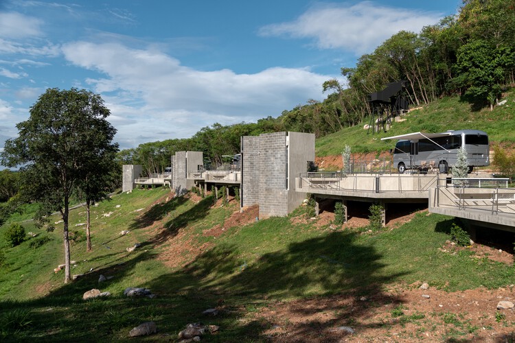 Acampamento Khanong Phra / PHTAA Living Design - Fotografia de Exterior