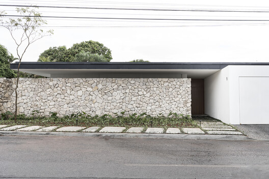 Ostra House / STUDIO PIPPA