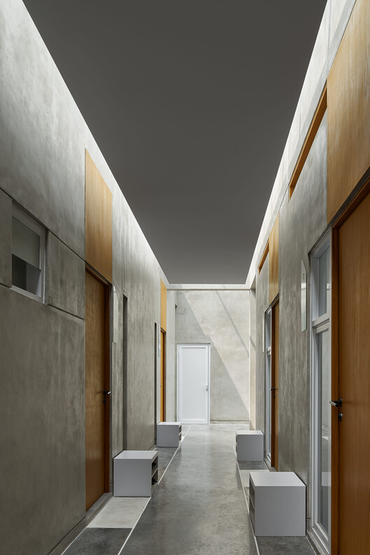 Moradia Estudantil Porous Habitat / Inklusi.dsg - Fotografia de Interiores, Concreto