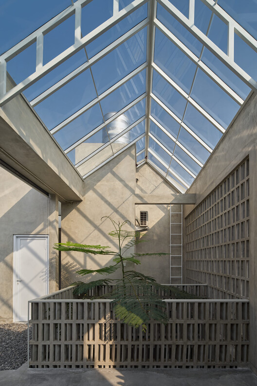 Moradia Estudantil Porous Habitat / Inklusi.dsg - Fotografia de Exterior, Vidro, Concreto