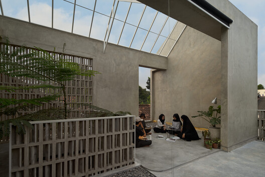 Moradia Estudantil Porous Habitat / Inklusi.dsg - Fotografia de Exterior, Concreto