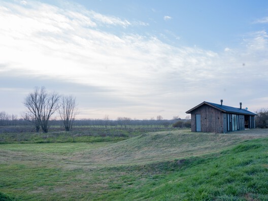 Casa en Villa Paranacito / Martina Lew Casa en Villa Paranacito / Martina Lew - Fotografía exterior