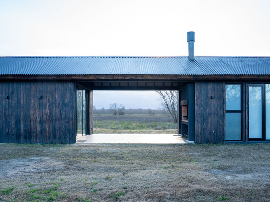 Casa en Villa Paranacito / Martina Lew Casa en Villa Paranacito / Martina Lew - Imagen 4 de 29