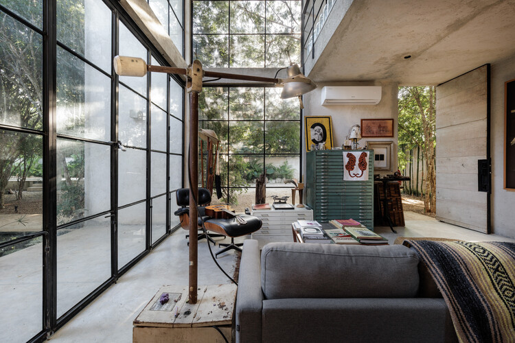 Estúdio "El Tigre" / Lessmore Group - Fotografia de Interiores, Edifícios De Escritórios, Viga, Iluminação, Cadeira