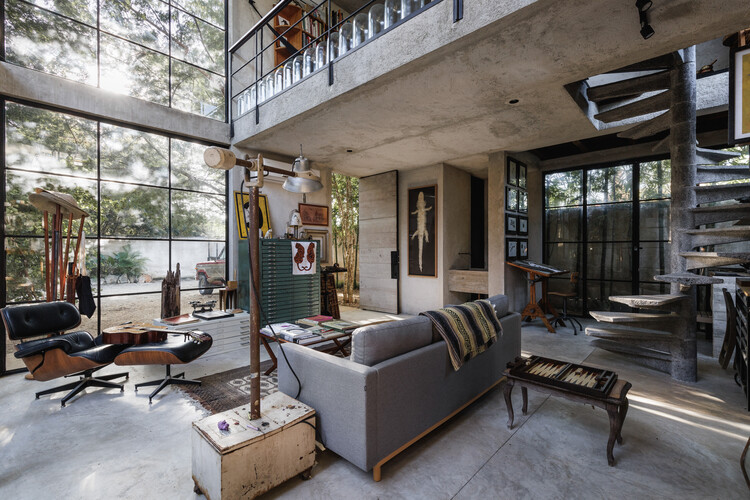 Estudio "El Tigre" / Lessmore Group - Fotografía interior, Sala de estar, Madera, Sillas, Fijación Vigas