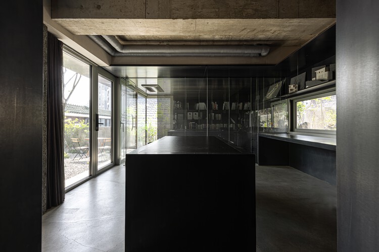 Casa e Escritório de Arquitetura ITCH / Atelier ITCH - Fotografia de Interiores, Cozinha, Madeira, Vidro