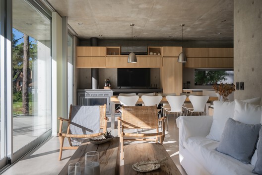 Casa Choique / Estudio Galera - Fotografía interior, Cocina, Madera, Sillas