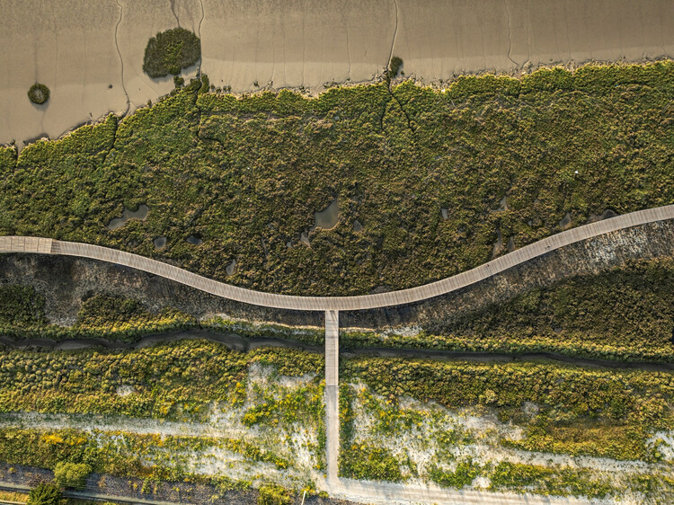Caminatas y bicicletas peatones en el edificio de paisajes de Loure River Front / Topiaris - Figura 14 de 33