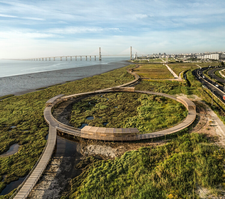 Caminatas peatonales y caminos en bicicleta en el edificio de paisajes de Loure/Tipiaris - Fotografía exterior