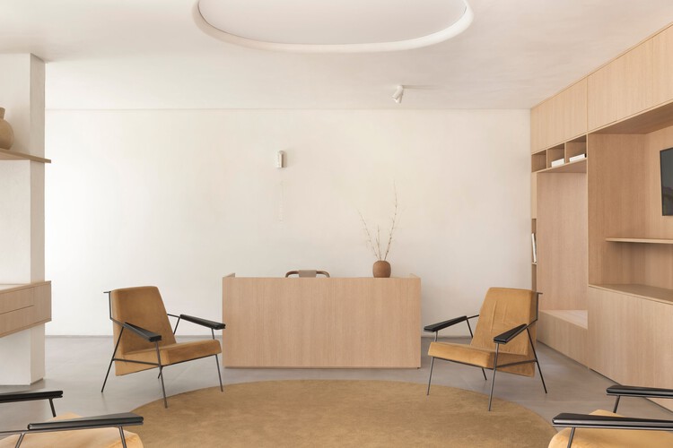 Atelier Neide Amaral / estúdio mariane rios - Fotografia de Interiores, Madeira, Mesa, Cadeira