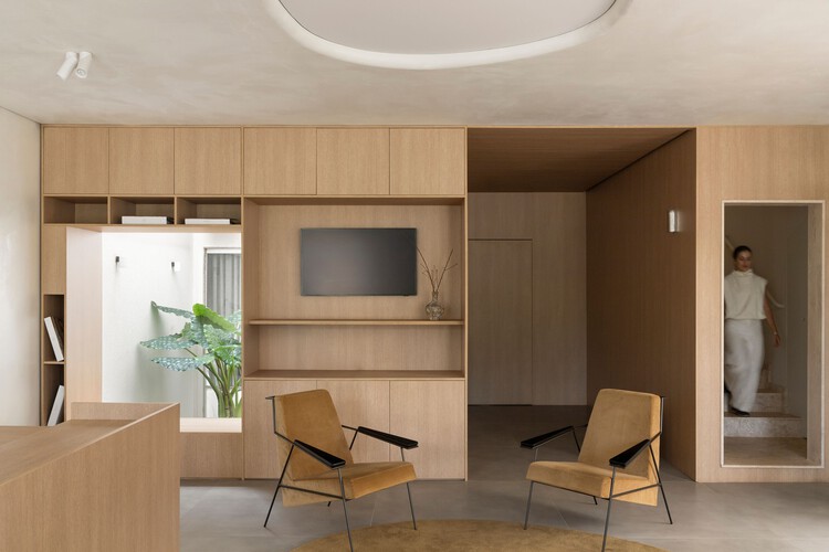 Atelier Neide Amaral / estúdio mariane rios - Fotografia de Interiores, Madeira, Cadeira