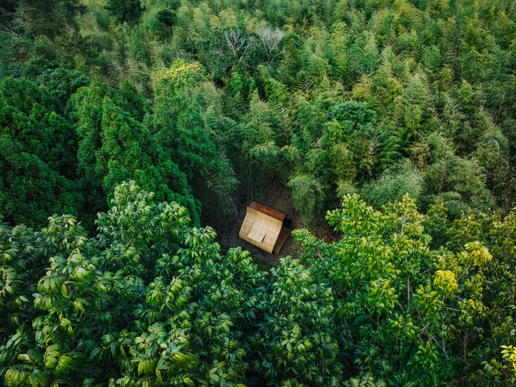 Plan de Cabaña de Bambú: Bolita de Arroz Glutinoso/ Cheng Tsung FENG Design Studio - Fotografía exterior, Bosque, Fotografía vista aérea