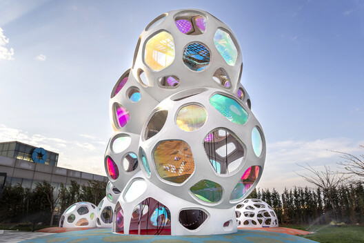 Playgrounds as Political Spaces: Negotiating Risk, Space, and Childhood - Image 2 of 26