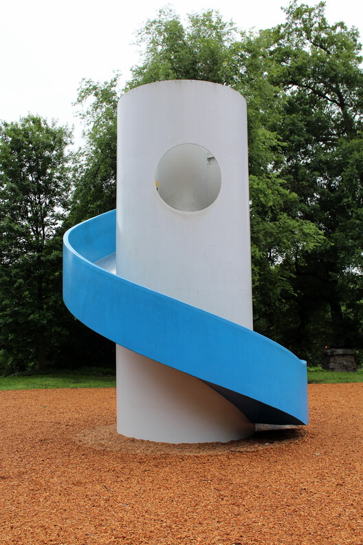 Playgrounds as Political Spaces: Negotiating Risk, Space, and Childhood - Image 20 of 26