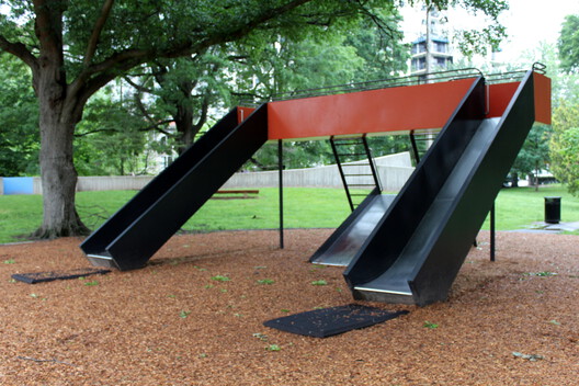 Playgrounds as Political Spaces: Negotiating Risk, Space, and Childhood - Image 19 of 26