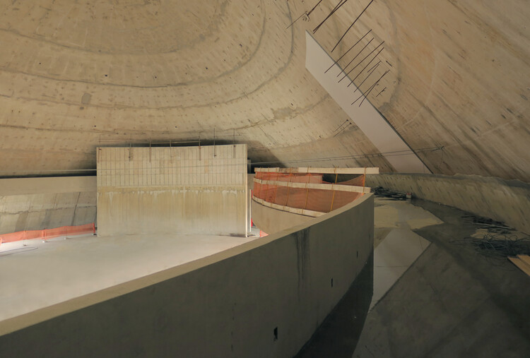 La construcción de la Catedral Cristo Rei de Niemeyer en Belo Horizonte a través del lente de Paul Clemence - Imagen 27 de 28