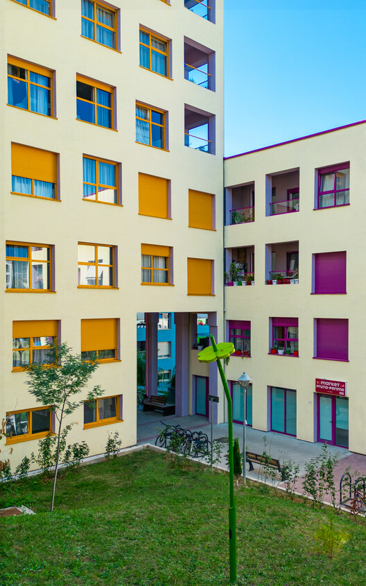 Mangalem 21 / OMA + Kontakt.Ltd - Exterior Photography, Windows, Facade, Balcony