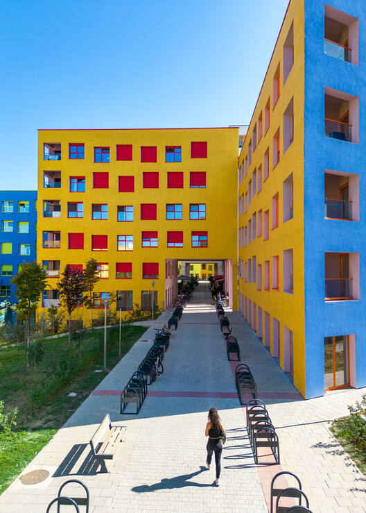 Mangalem 21 / OMA + Kontakt.Ltd - Exterior Photography