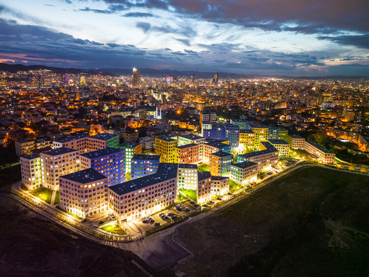 Mangalem 21 住宅区 / OMA + Kontakt.Ltd - 建筑图, 鸟瞰图, 城市