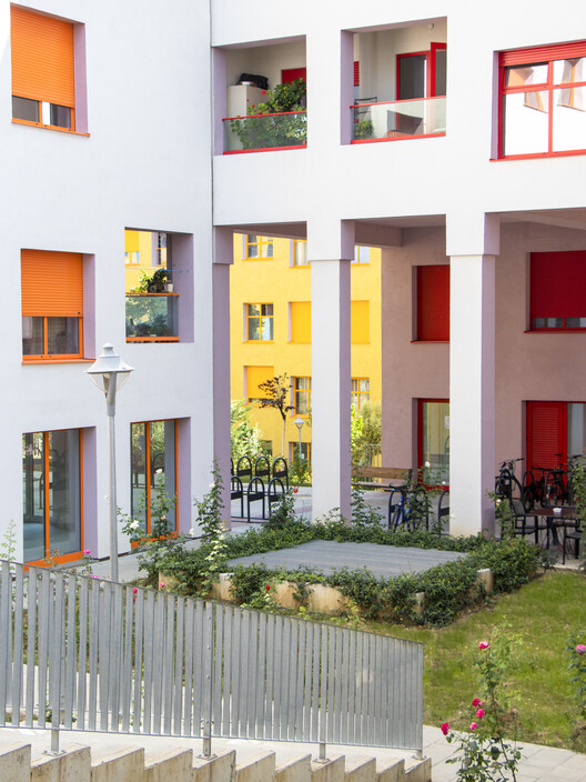 Mangalem 21 / OMA + Kontakt.Ltd - Exterior Photography, Balcony, Courtyard