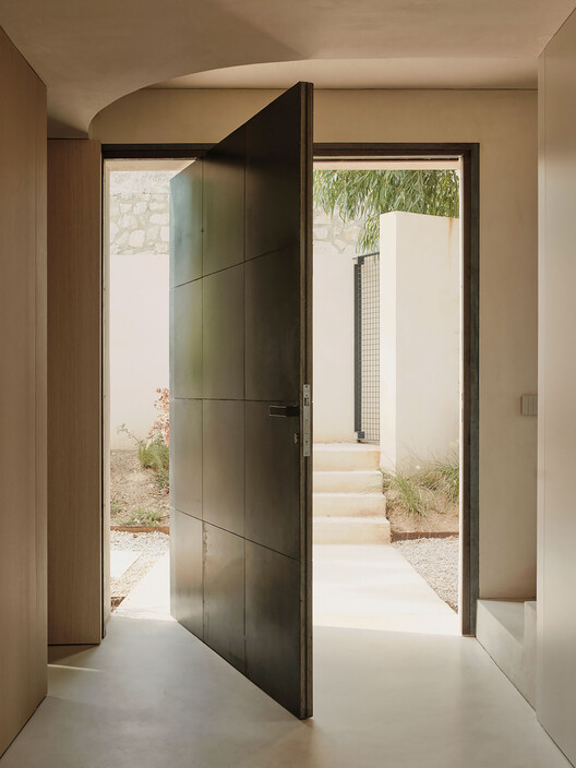 Coveta Residence / 100 Planos Arquitectura - Interior Photography, Wood, Door, Concrete