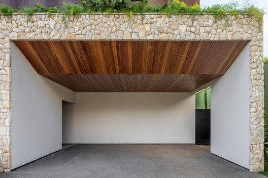 Dione House / STUDIO ANDRE LENZA - Image 8 of 31