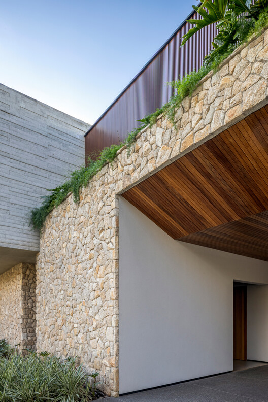 Dione House / STUDIO ANDRE LENZA - Image 9 of 31