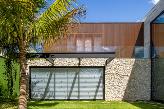 Dione House / STUDIO ANDRE LENZA - Image 18 of 31