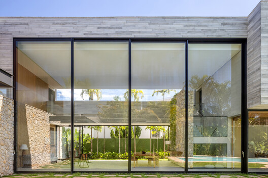 Dione House / STUDIO ANDRE LENZA - Image 12 of 31