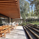 Casa La Chupalla / Juan Carlos Sabbagh Arquitectos - Fotografía exterior, Casas, Terraza, Sillas, Bancas