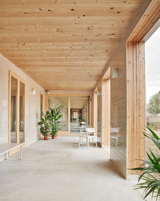 Shelter for Homeless Women in Barcelona / Vivas Arquitectos - Interior Photography, Wood