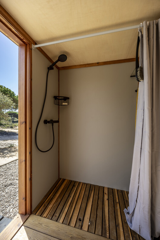 Morena TOW / Madeiguincho Morena TOW / Madeiguincho - Fotografia de Interiores, Banheiro, Madeira