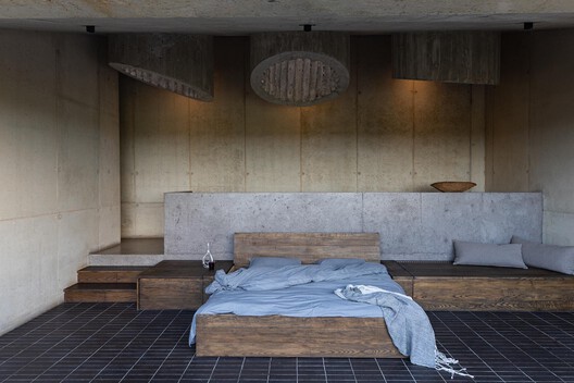 The Folly Multi-Purpose Retreat / Common Architecture The Folly Multi-Purpose Retreat / Common Architecture - Interior Photography, Bedroom, Wood, Bed