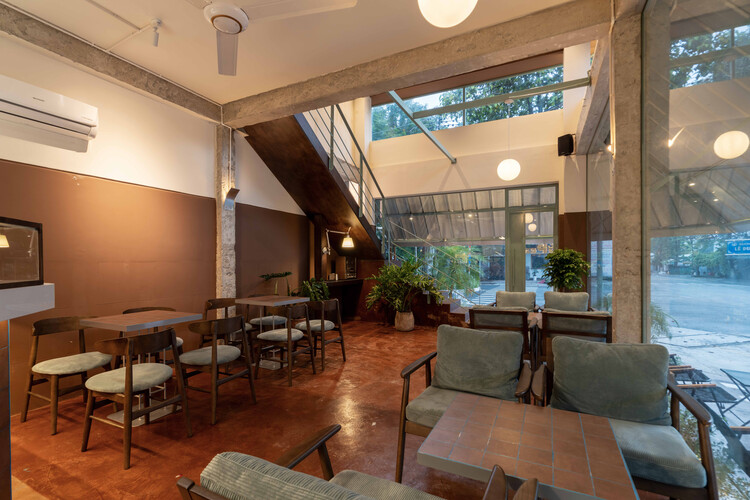 HỚP Cafe / HÔM ARCHITECTS - Fotografia de Interiores, Sala de Jantar, Cadeira