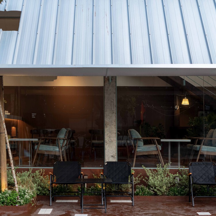 HỚP Cafe / HÔM ARCHITECTS - Fotografia de Exterior, Madeira