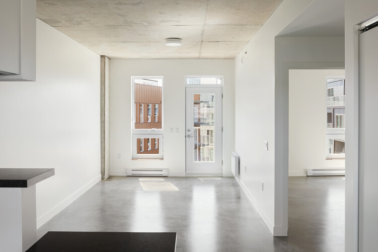 米尔厄德勒岛共享公寓 / Pivot coopérative d'architecture - 室内图, 木头, 门