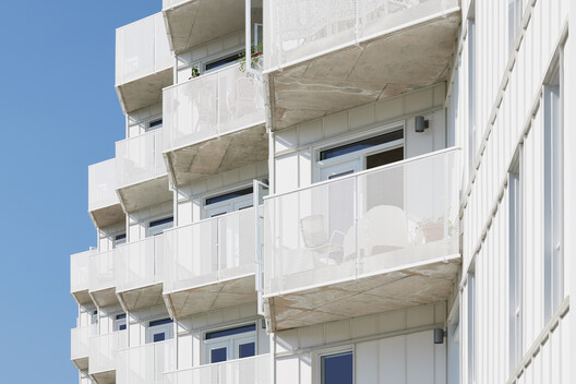 Intergenerational Housing Coop Milieu de l’Île / Pivot coopérative d'architecture - Interior Photography, Balcony, Glass